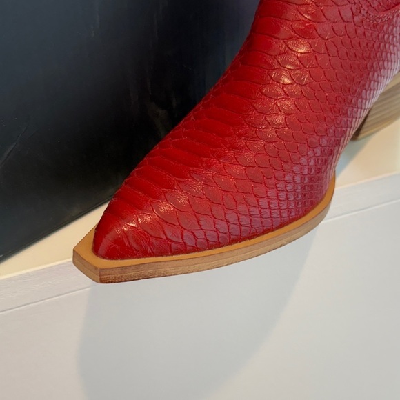 SHU SHOP Red Western-Style Women's Boots - Picture 4 of 7